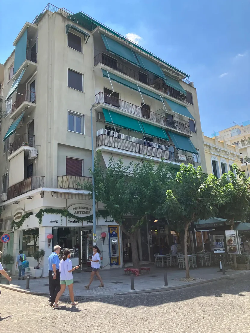 Photo of 33 Makriyanni