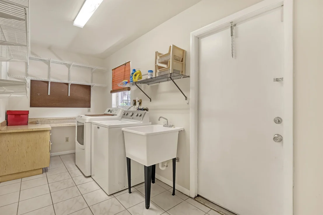 Photo of 2288 Windsor Road