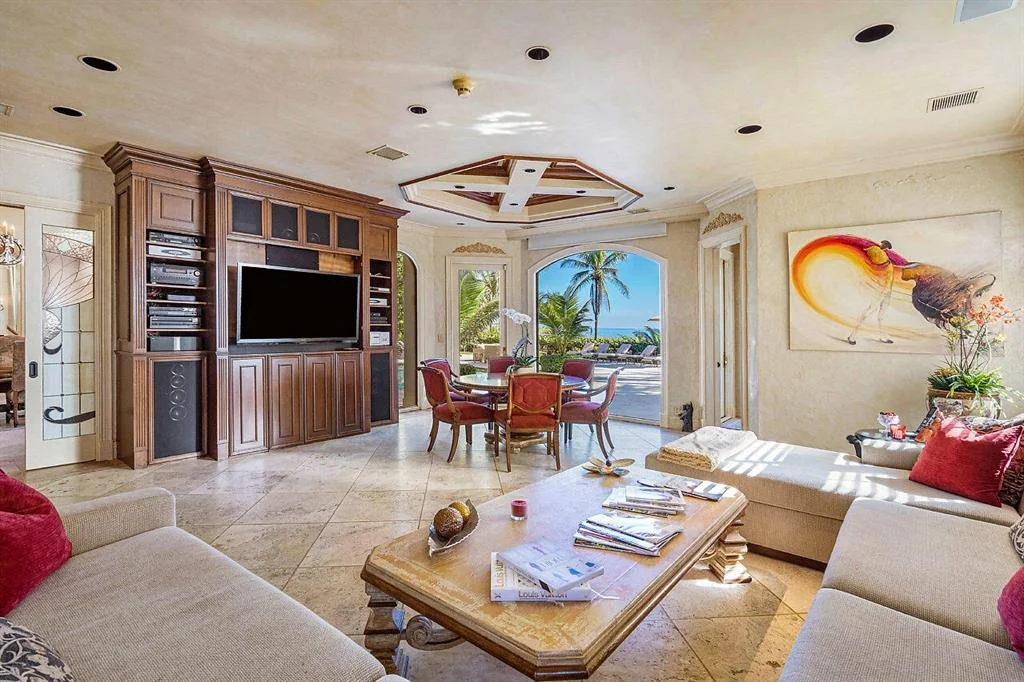 Photo of 719 N Ocean Boulevard
