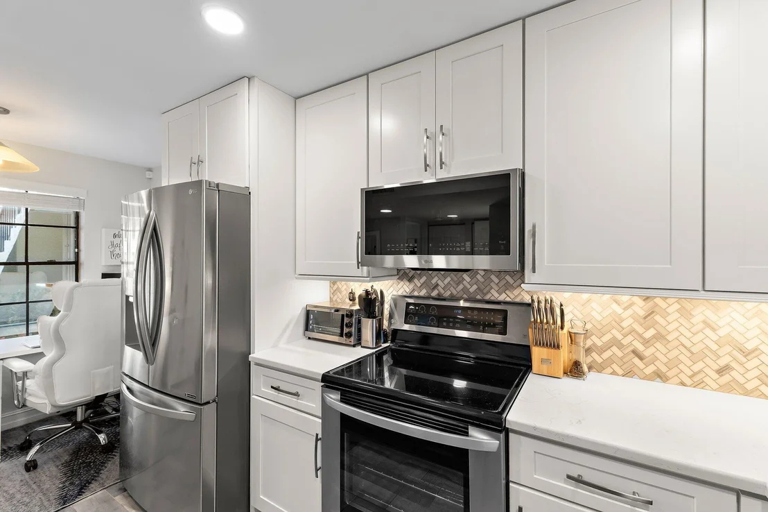 Photo of Unit B at 1201 Pinecrest Circle