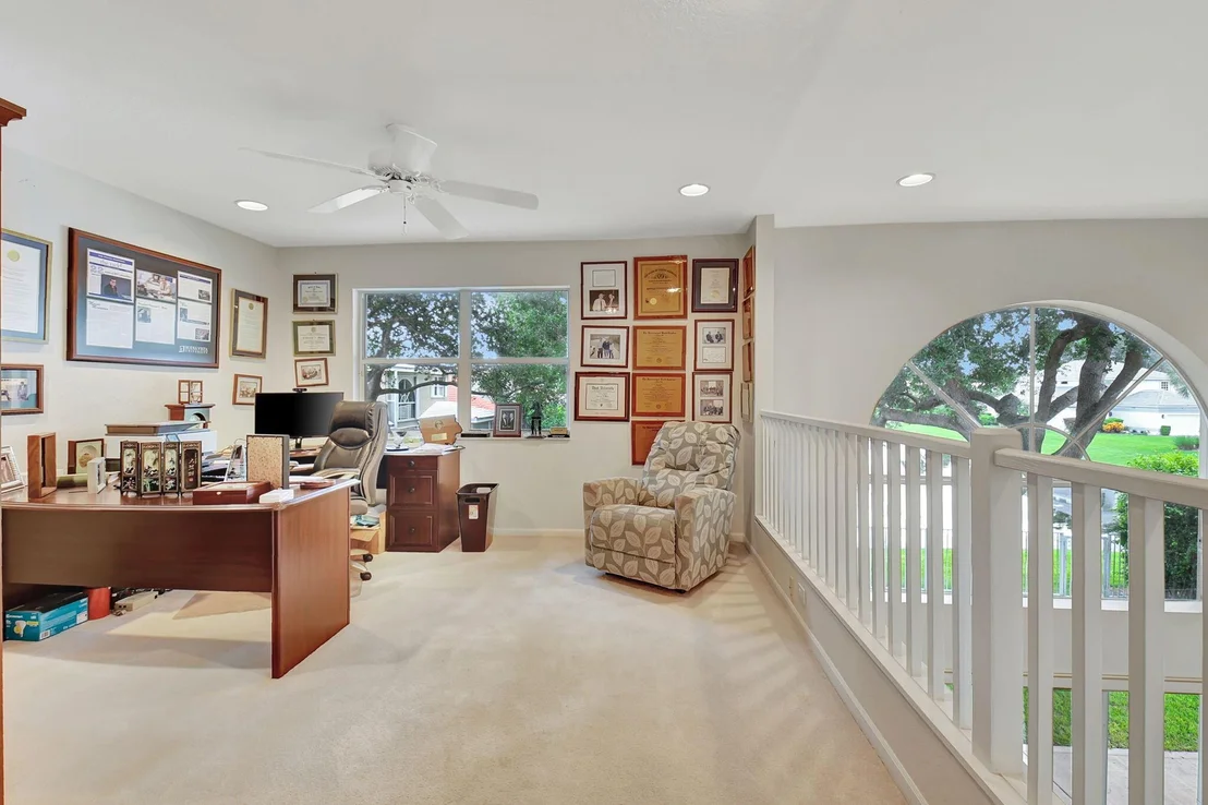 Photo of 7613 Charing Cross Lane