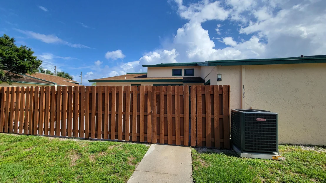 Photo of 1096 Manor Drive