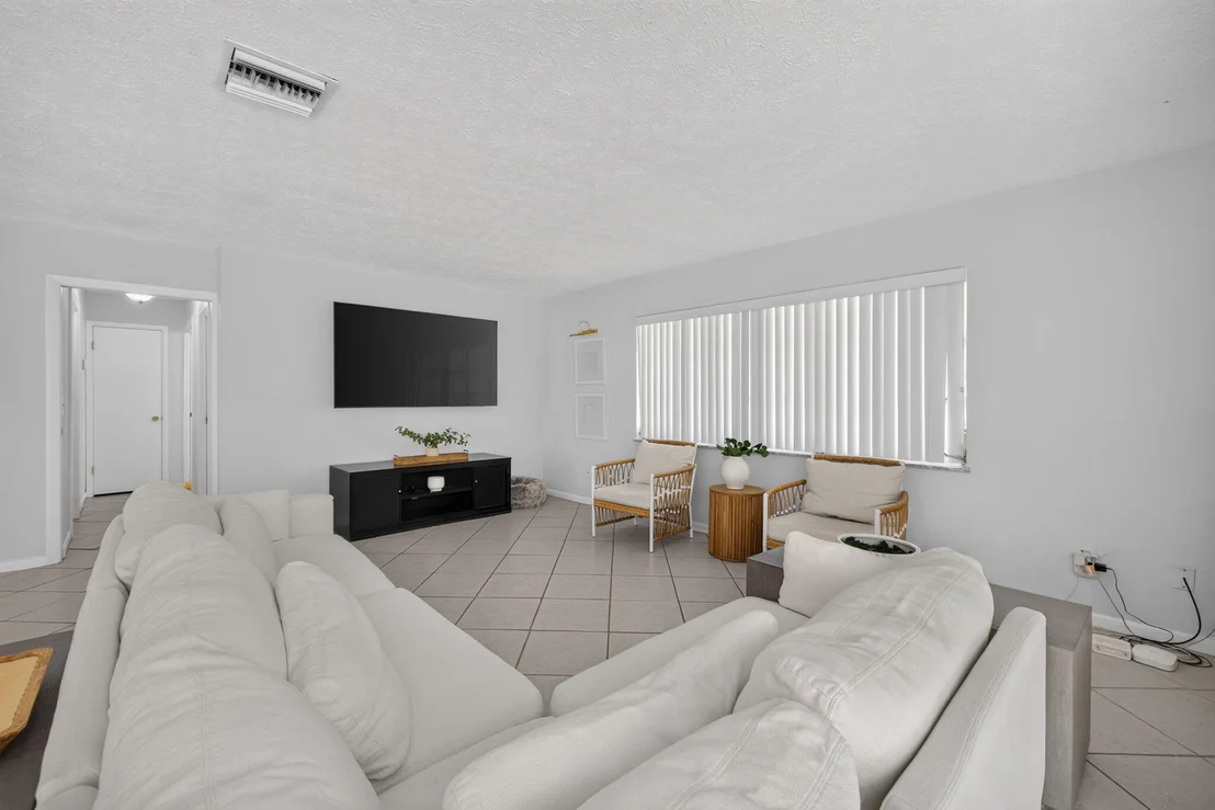 Photo of 2409 NW Everglades Boulevard