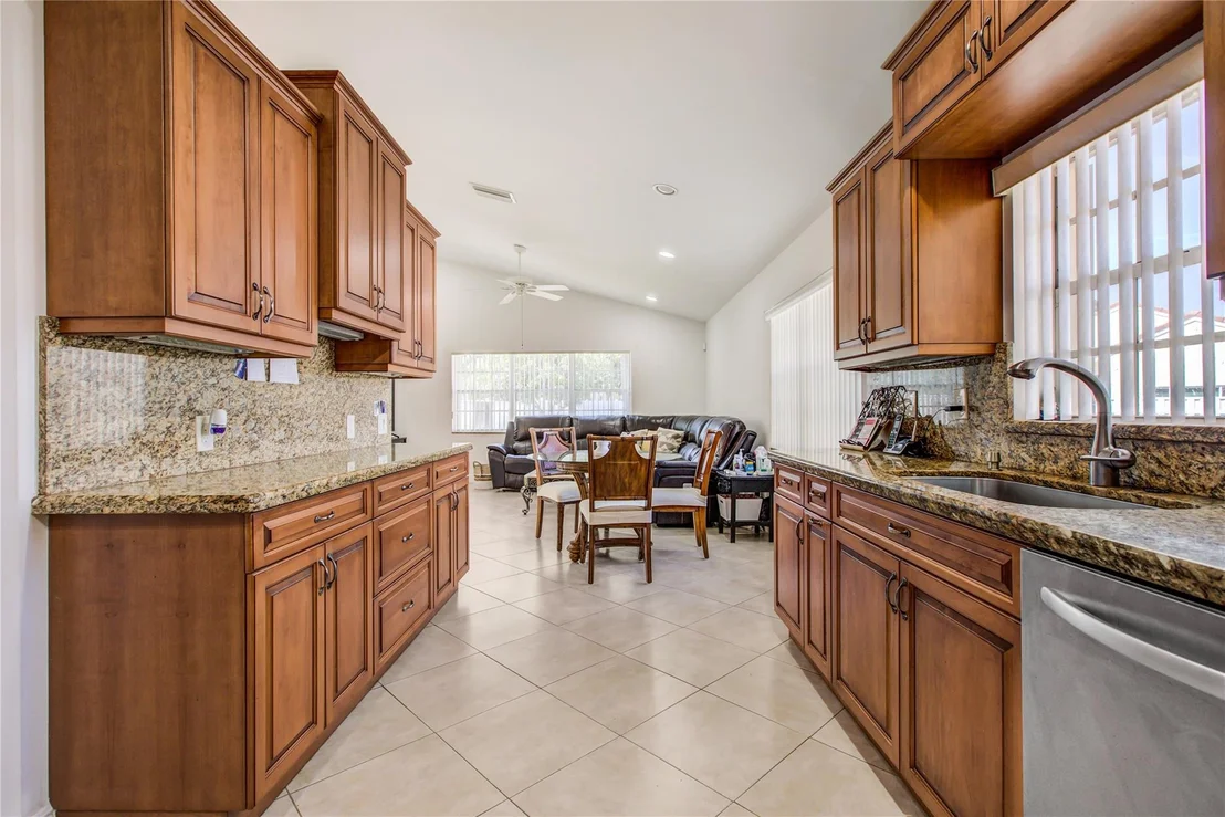 Photo of 429 Cambridge Lane