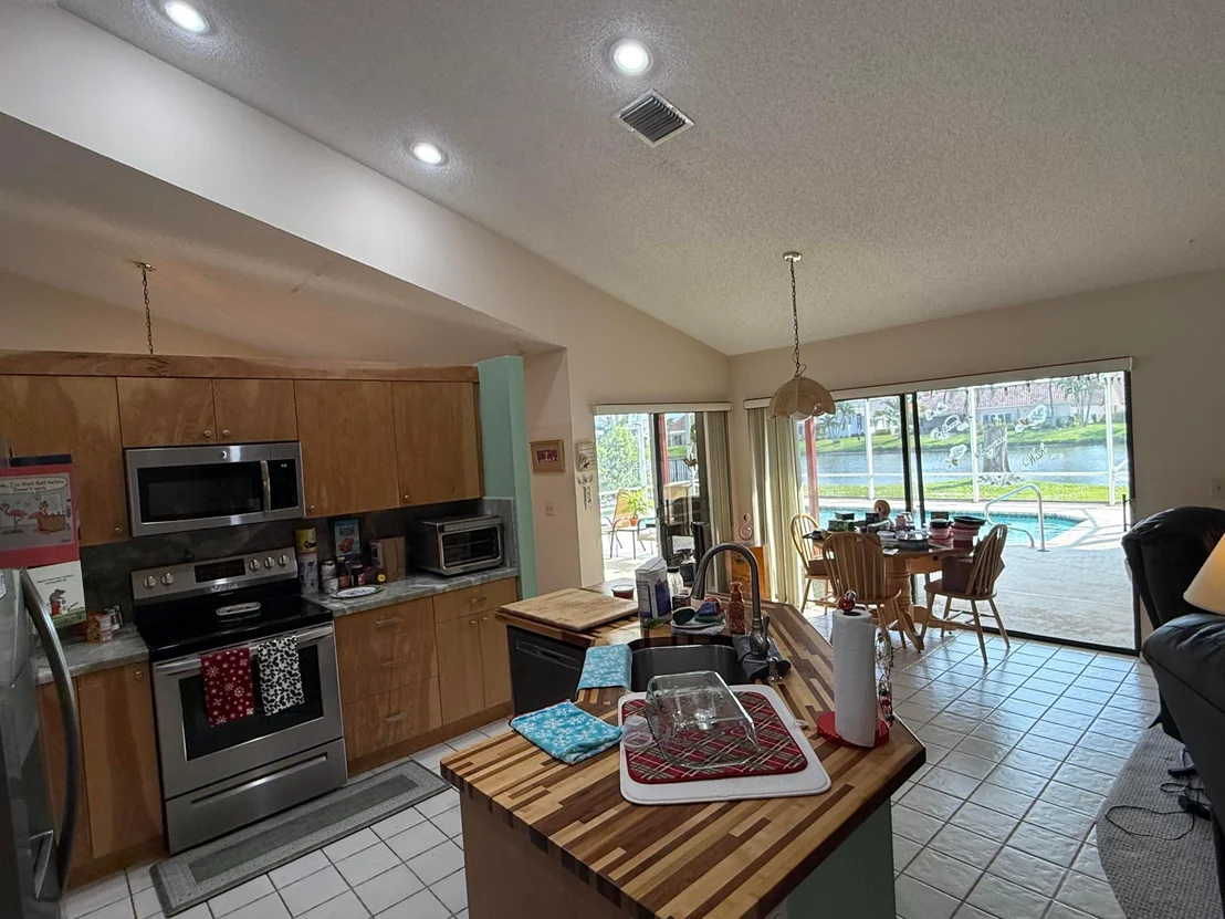 Photo of 9271 Sun Pointe Drive