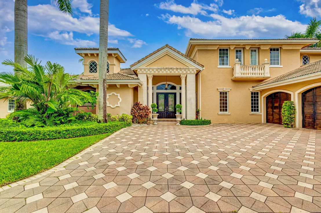 Photo of 2330 Tecumseh Circle