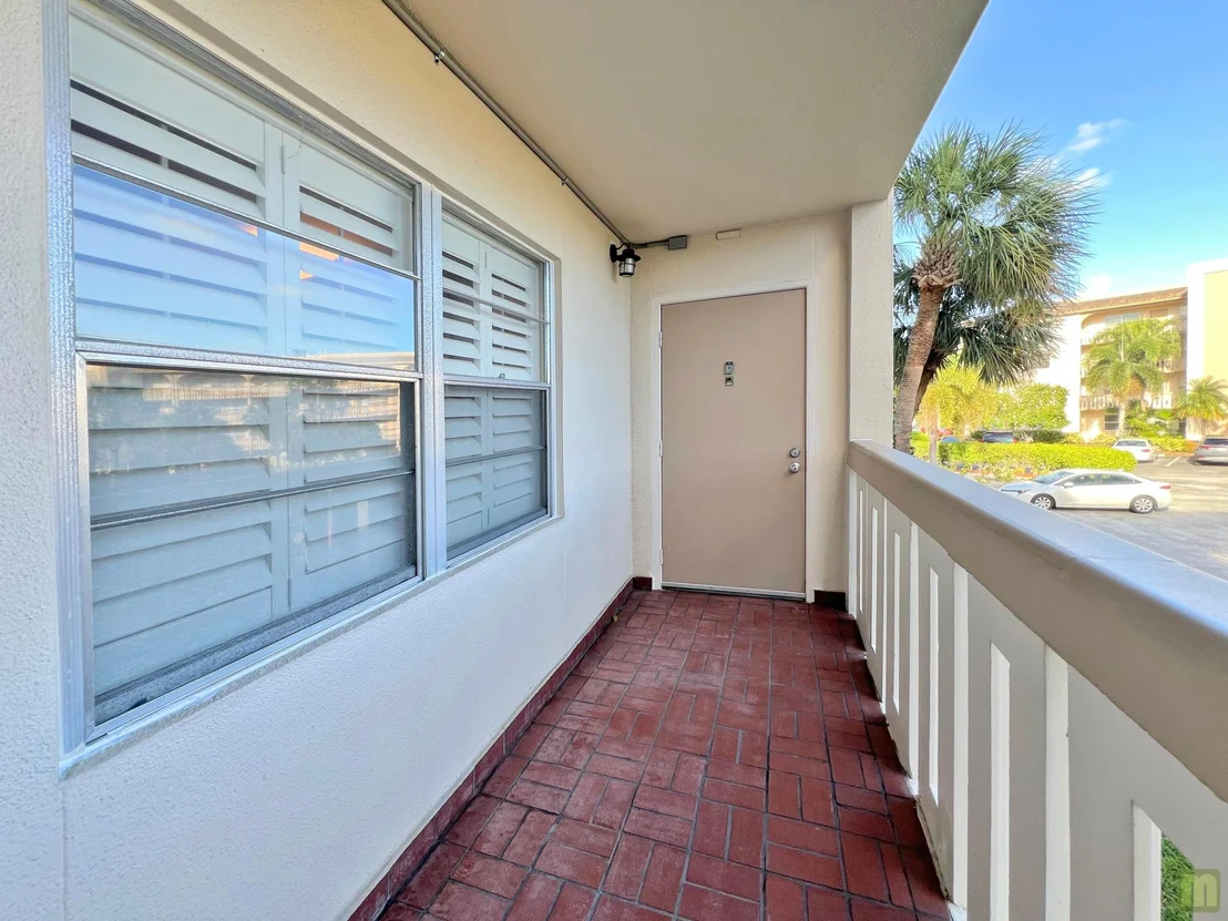Photo of Unit M2 at 1901 Bermuda Circle