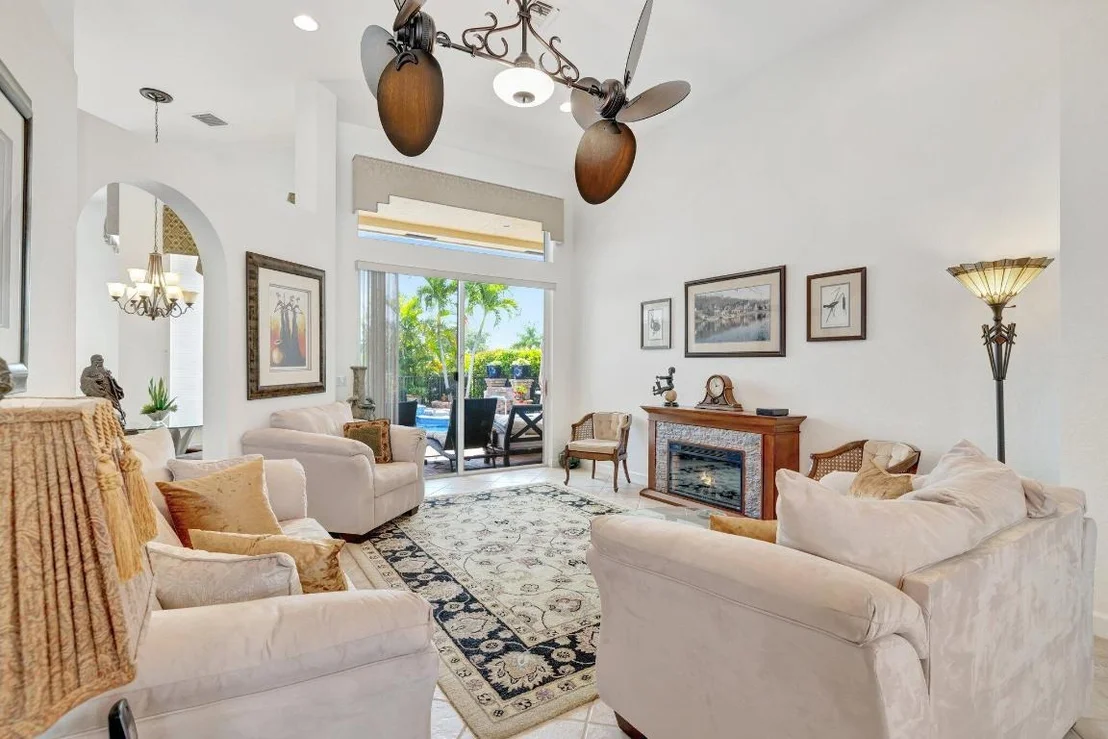 Photo of 699 SW River Bend Circle