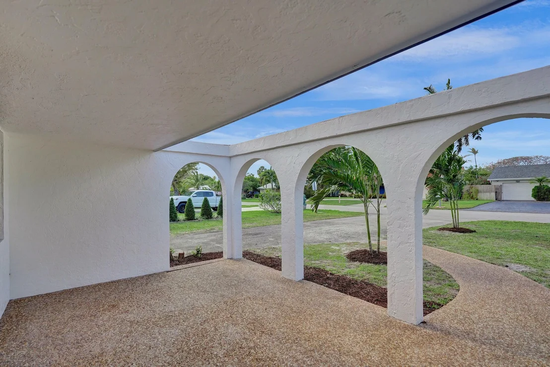 Photo of 728 Heron Drive