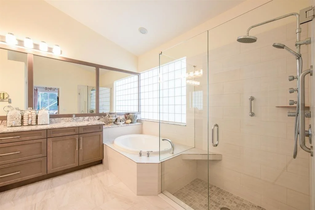 Photo of 7542 Charing Cross Lane