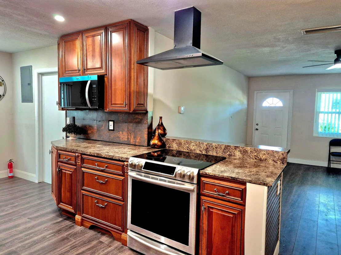Photo of 1015 NW 68th Avenue