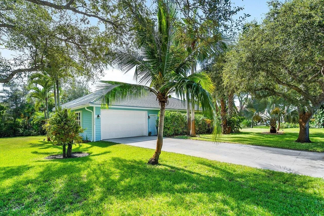 Photo of 18730 SE Lakeside Way