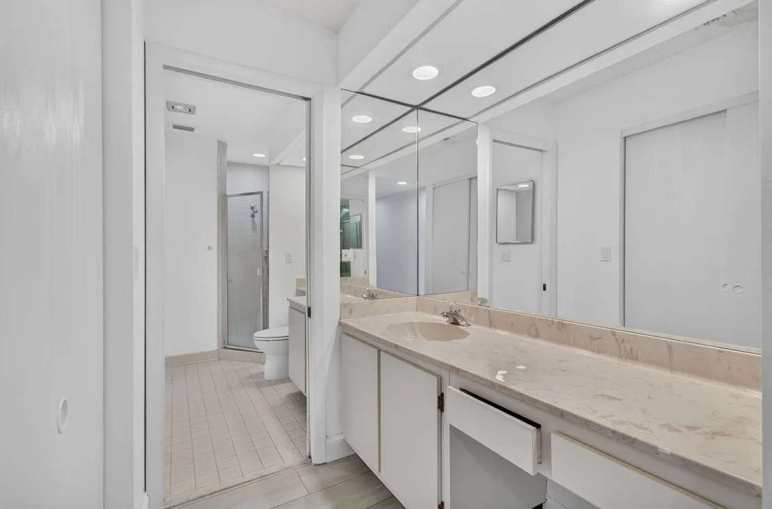 Photo of 5642 Forest Oaks Terrace