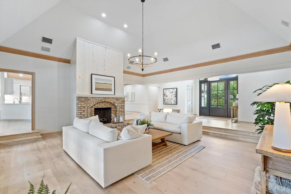 Photo of 121 Turnberry Drive