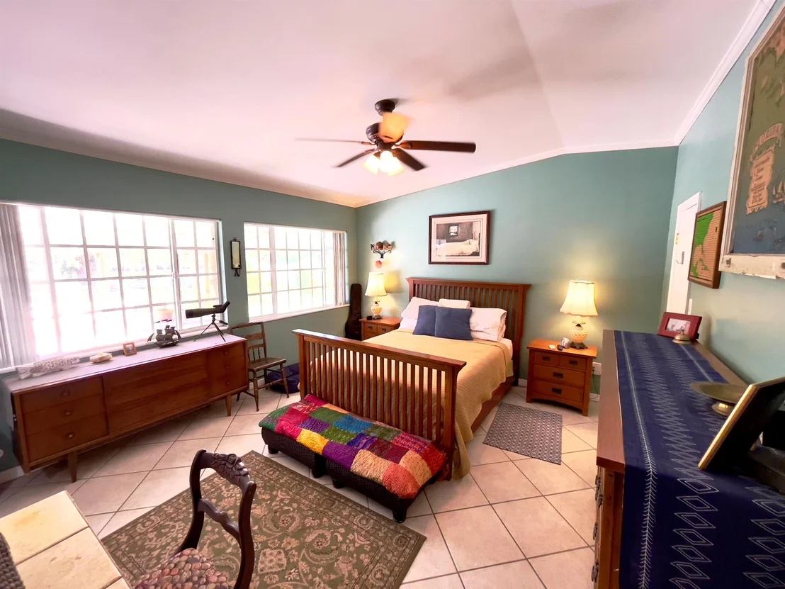 Photo of 886 Schumann Drive