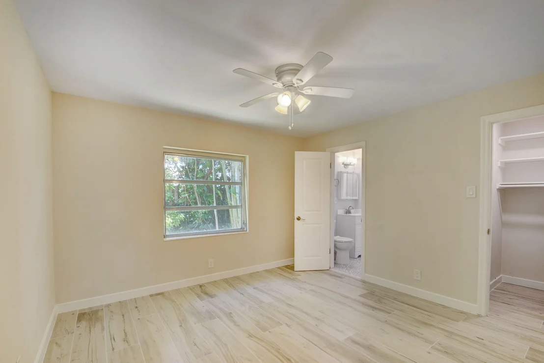 Photo of 335 Vanderbilt Drive
