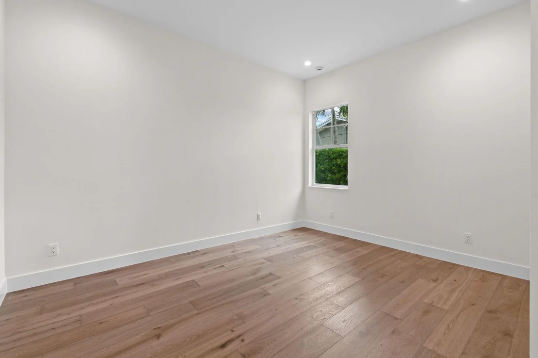 Photo of 3367 Cove Road