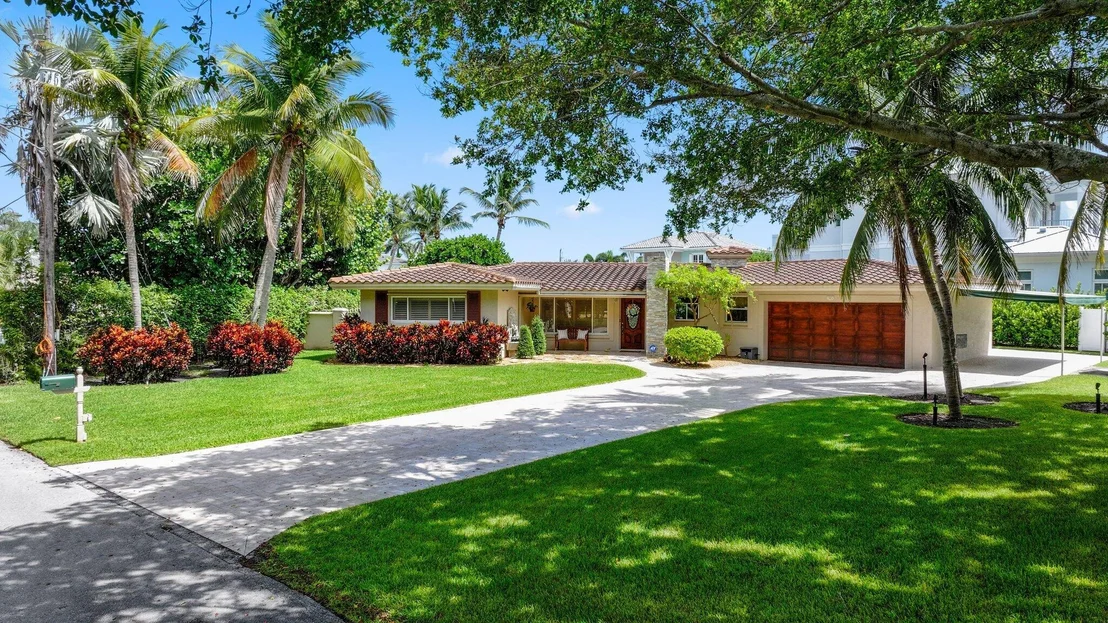 Photo of 910 Banyan Drive