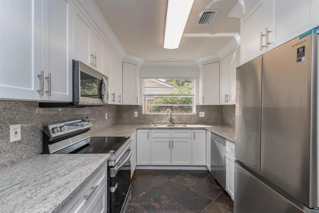 Photo of 6915 Westview Drive