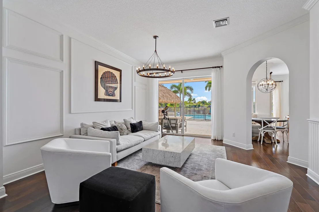 Photo of 112 Manor Circle