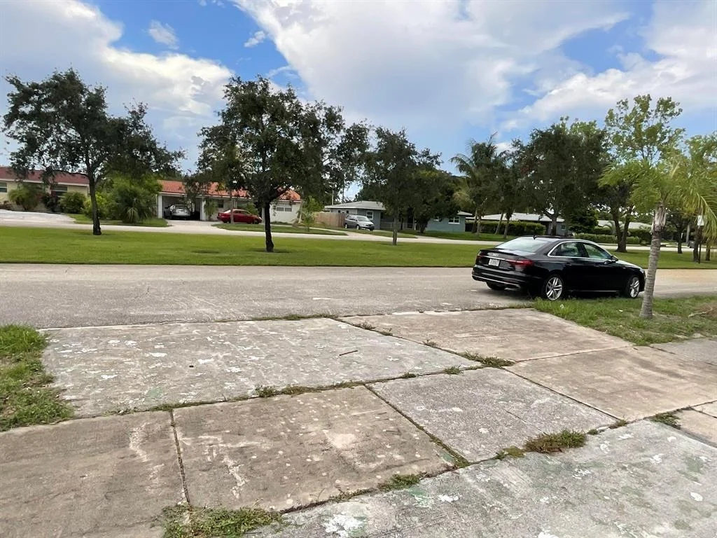 Photo of 638 Date Palm Drive