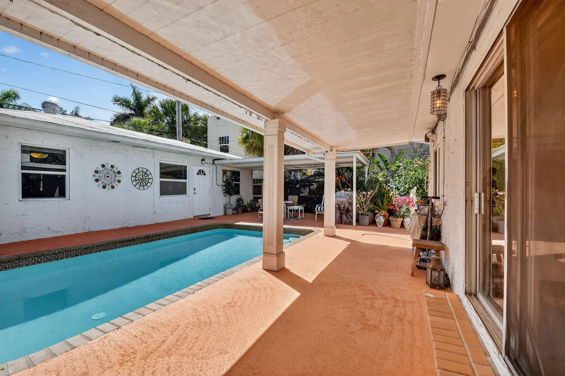 Photo of 328 Monroe Drive