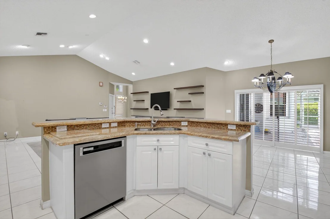 Photo of 7686 La Corniche Circle