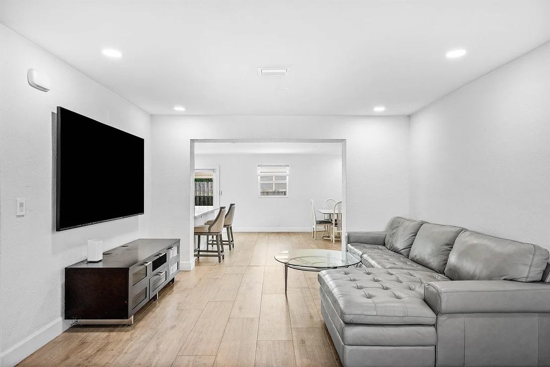 Photo of 530 Heron Drive