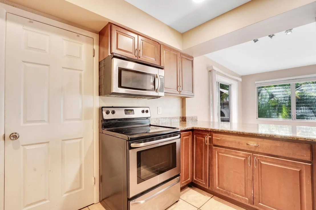 Photo of 809 Poplar Drive