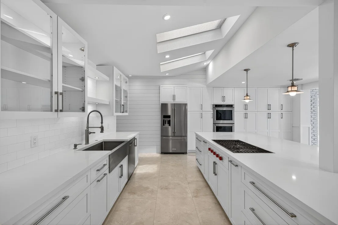 Photo of 990 SE 7th Avenue