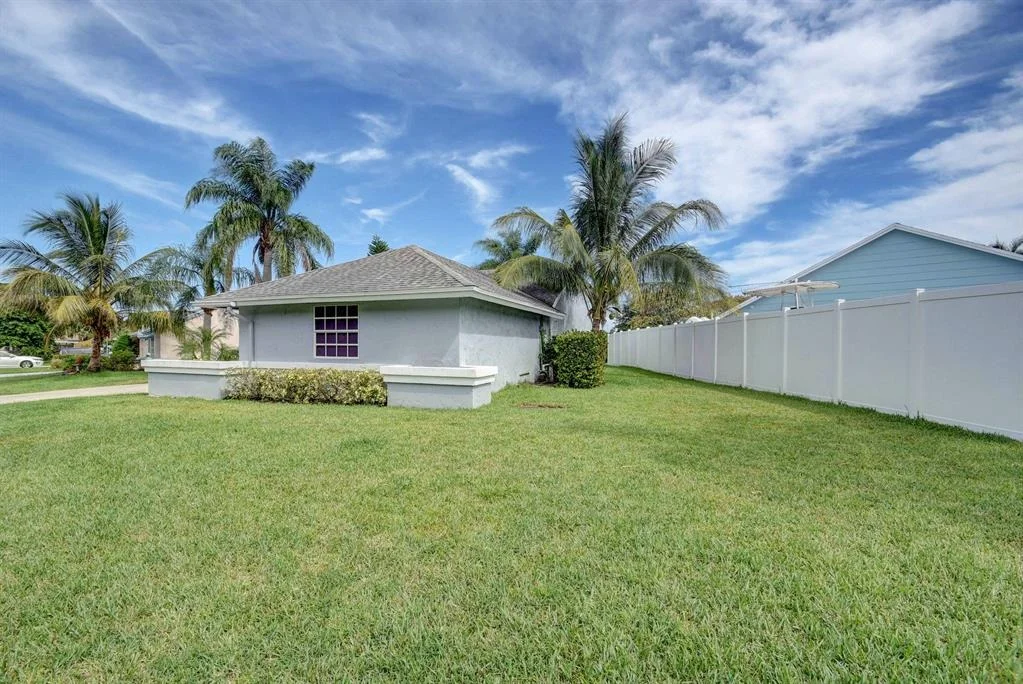 Photo of 1840 Edgewater Drive