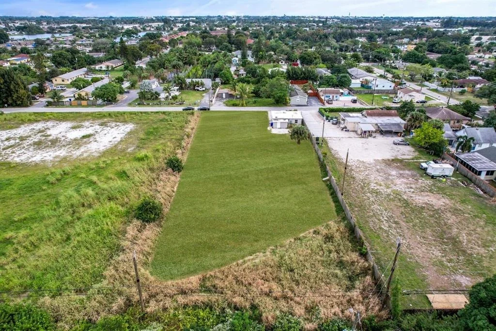 Photo of 3699 Coconut Road