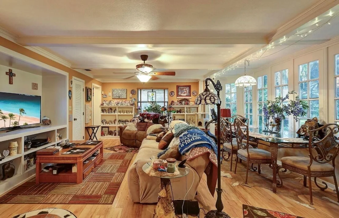 Photo of 576 SW Rustic Circle