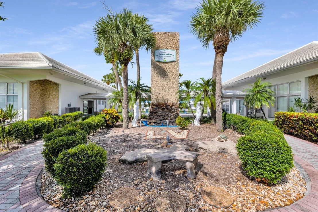 Photo of 2550 NW 2 Drive