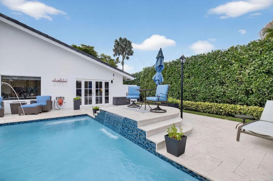 Photo of 4911 Pineview Circle