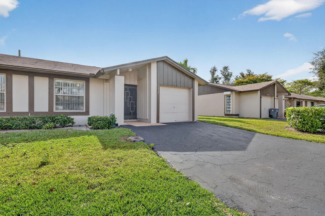 Photo of 5404 Viburnum Circle