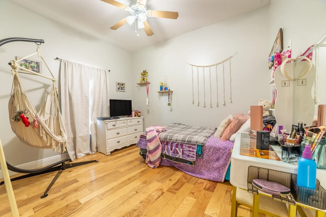 Photo of 1402 SE 12th Drive