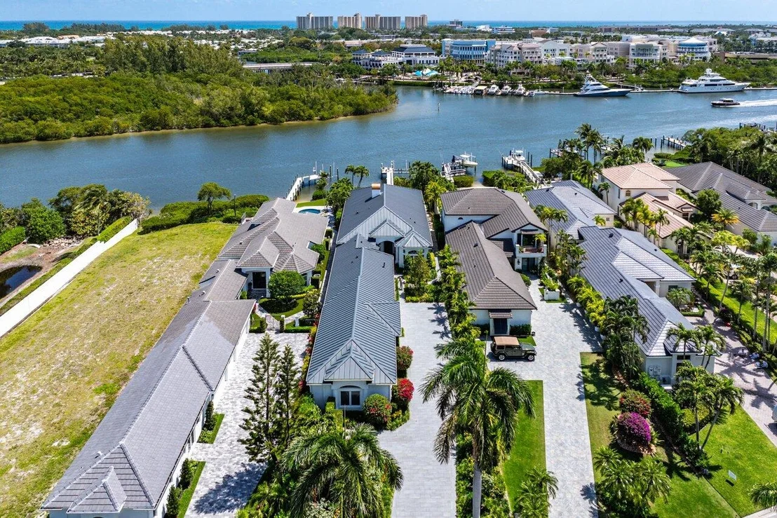 Photo of 301 Fishermans Way