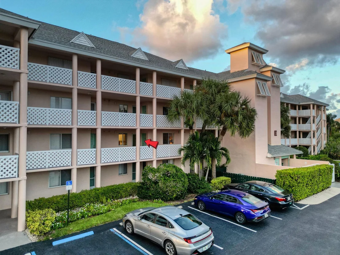 Photo of Unit E204 at 353 S Us 1 Highway