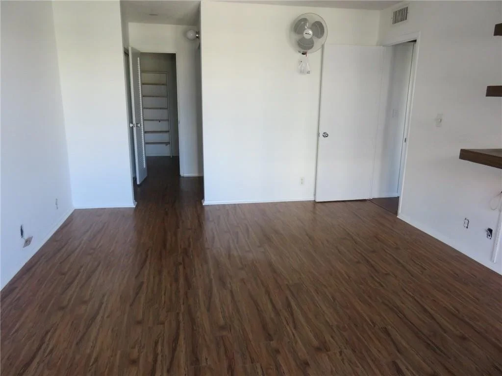 Photo of Unit 607 at 405 N Ocean Boulevard