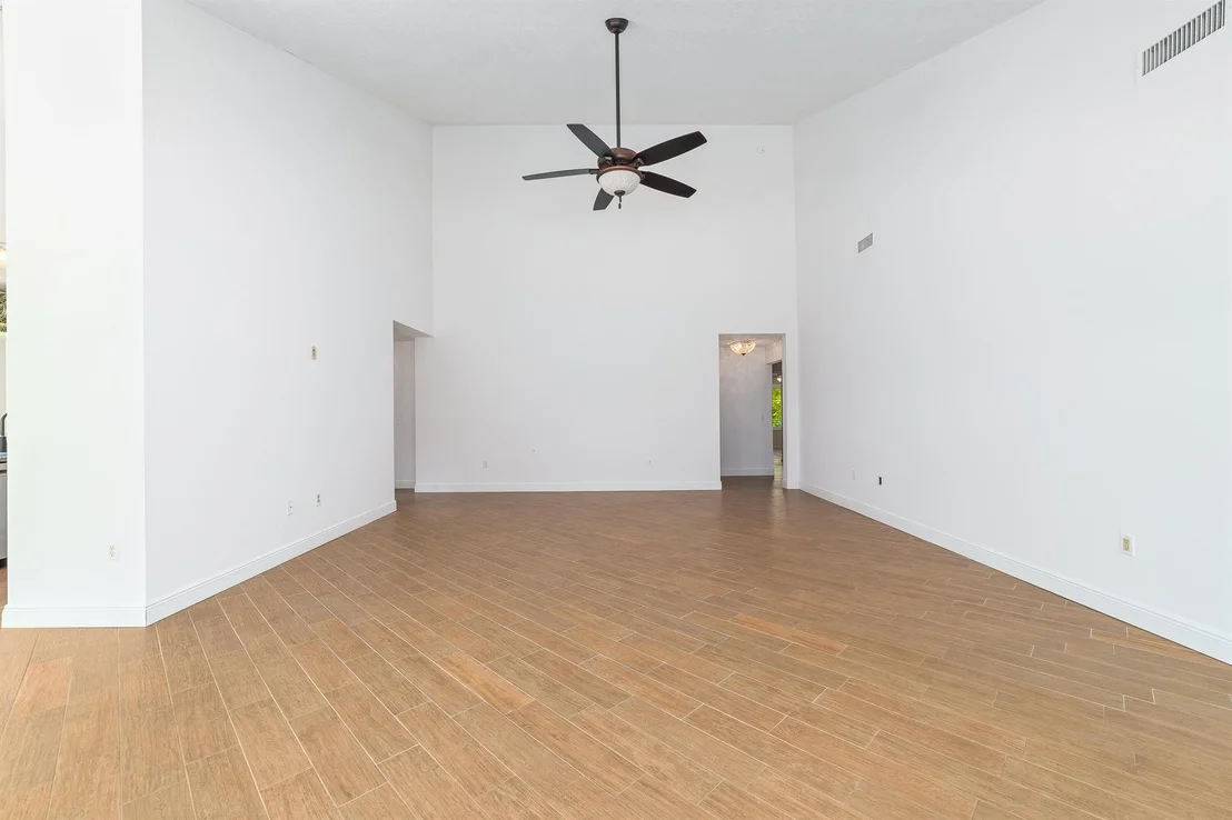 Photo of 418 River Edge Road
