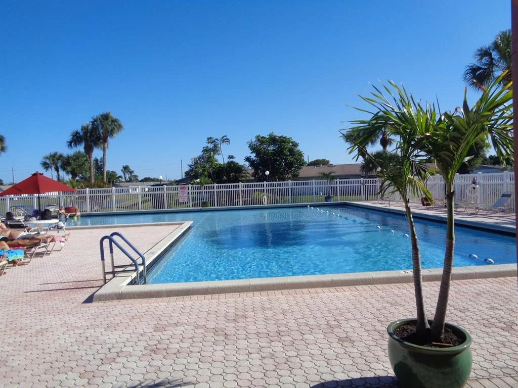Photo of 6098 Stanley Lane