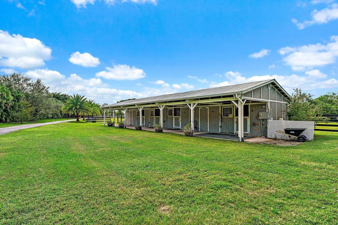 Photo of 2505 SE Ranch Acres Circle