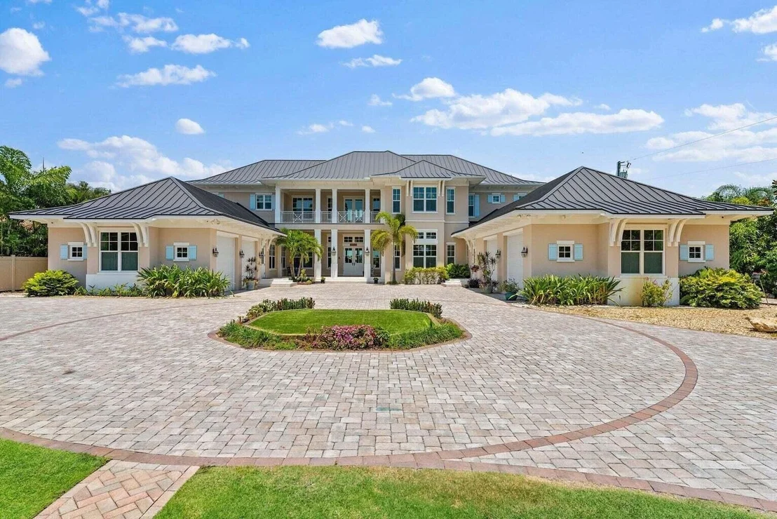 Photo of 5874 Pennock Point Road