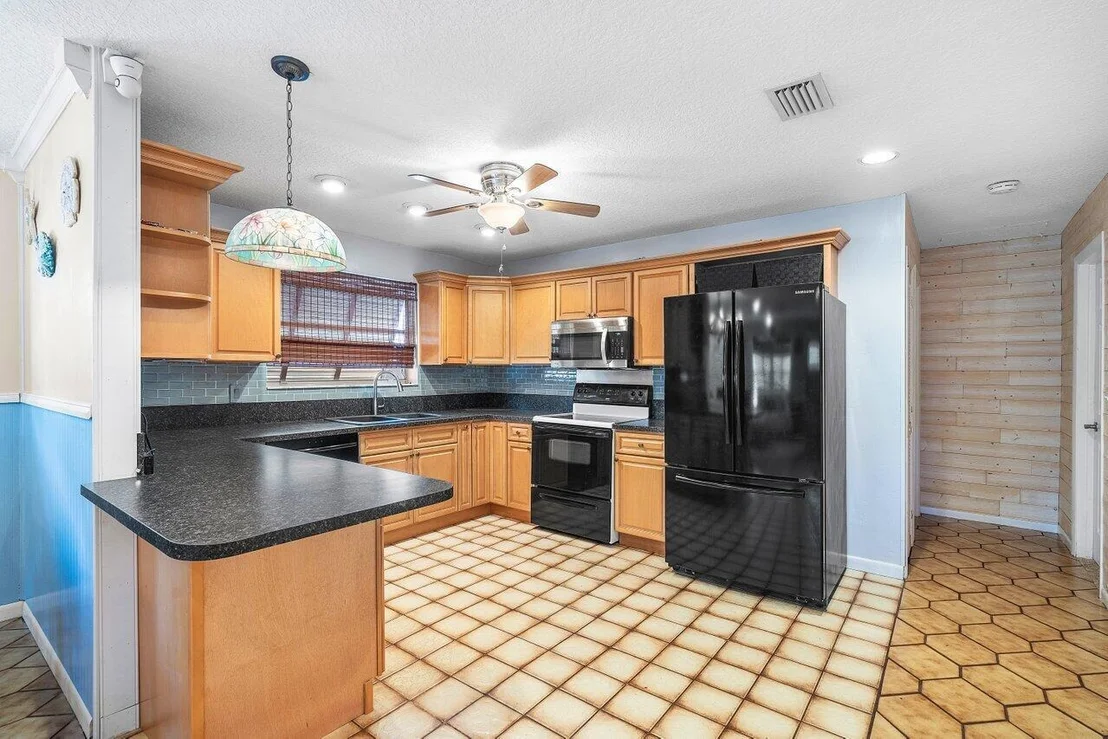 Photo of 7741 4th Terrace