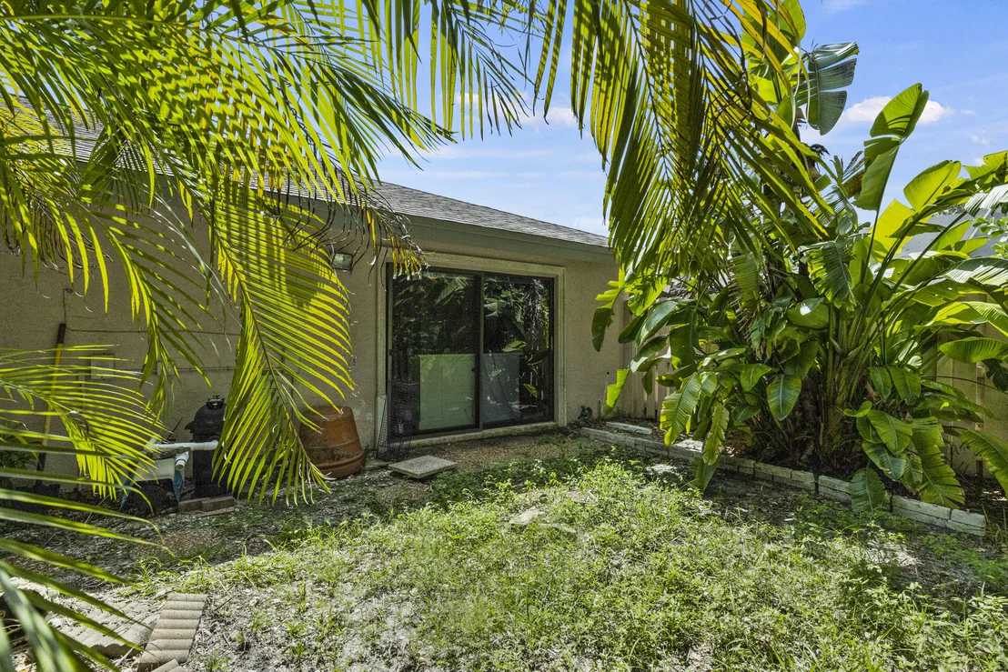 Photo of 21665 Sutters Lane