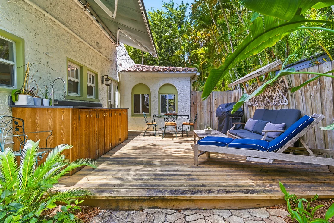 Photo of 810 Avon Road