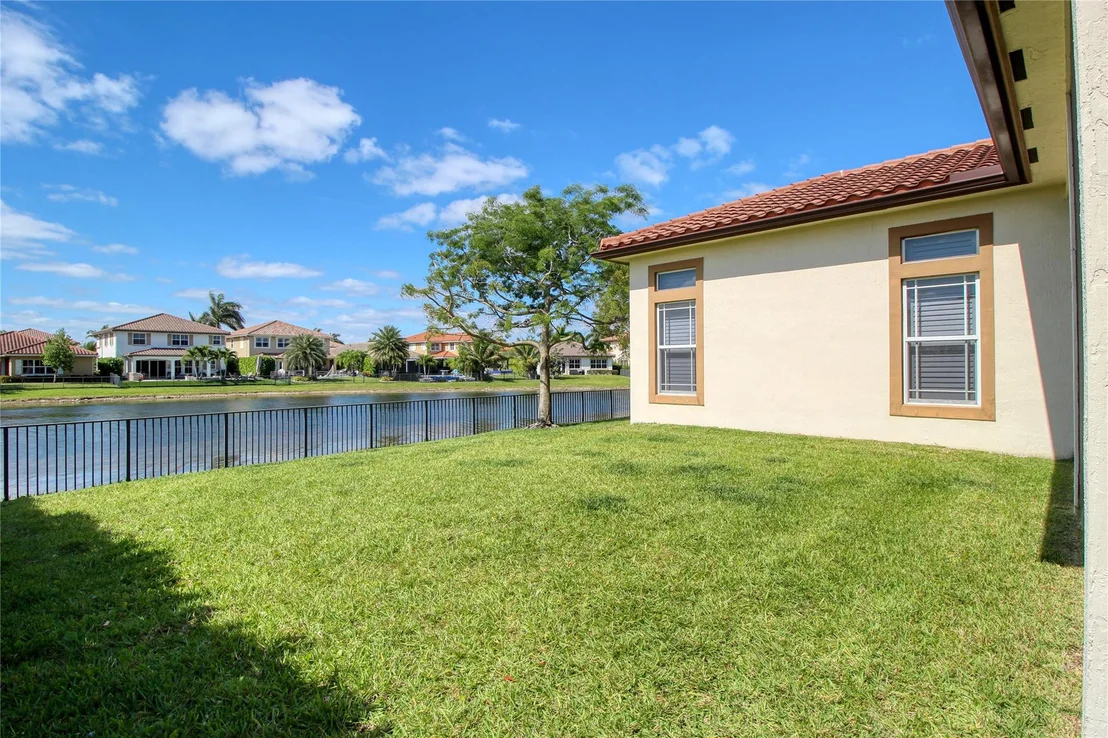 Photo of 10340 Peninsula Place