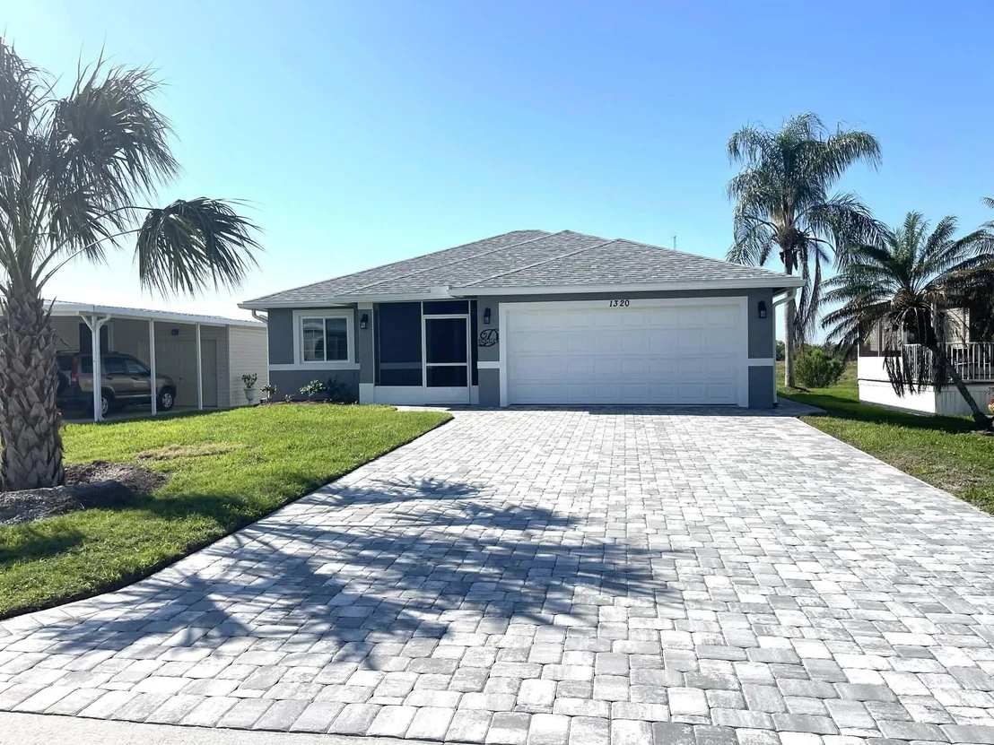 Photo of 1320 SW 44th Boulevard
