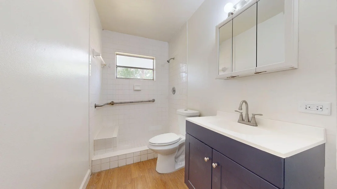Photo of 3032 NW 35TH Avenue